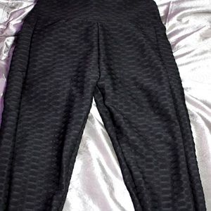 Butt lifting black leggings